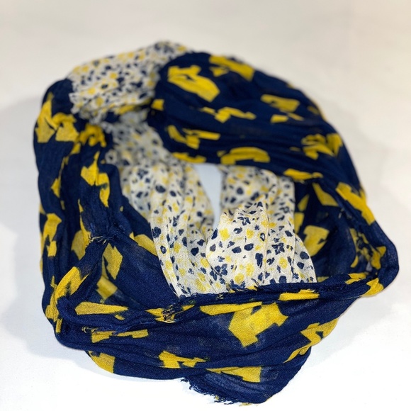 University of Michigan Scarf - Picture 1 of 4